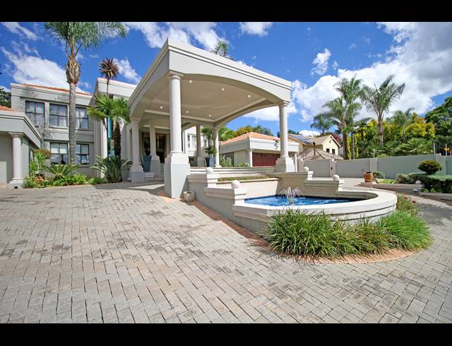 4 BEDROOM HOUSE FOR SALE IN HOUGHTON ESTATE